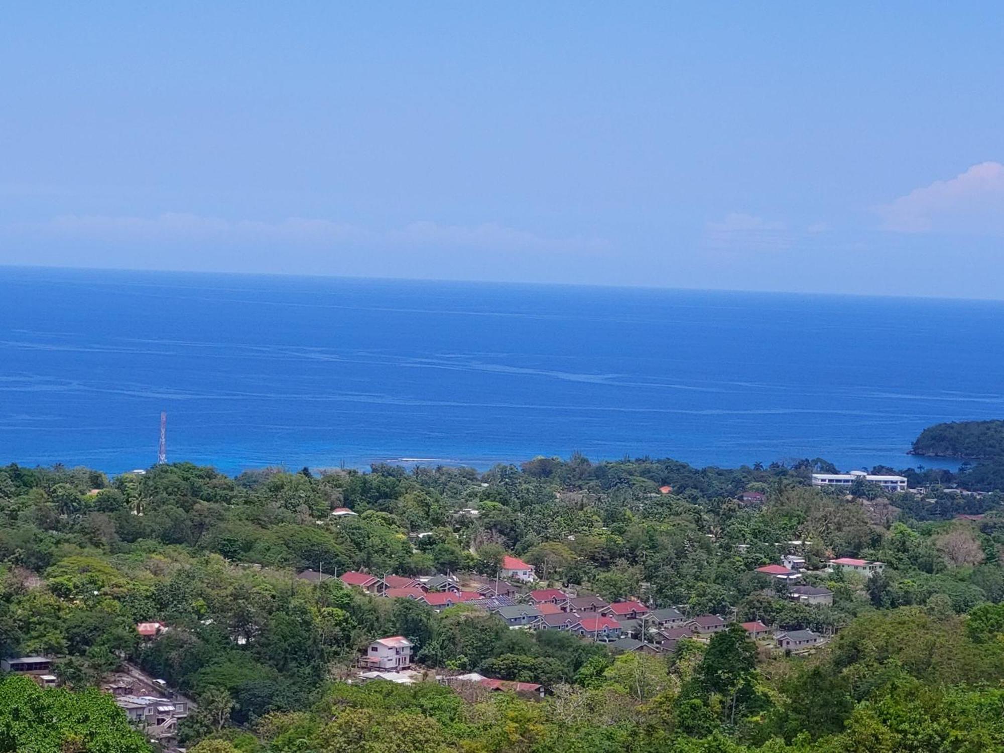 Pyramid Joy, 2 Bedroom Villa, Ocho Rios, Jamaica *